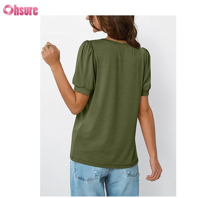 Blusas e Camisetas Femininas de Manga Curta Tops Vestidos Casuais Elegantes para Negócios com Pregas Moda de Verão 2025 Roupas Básicas Confortáveis