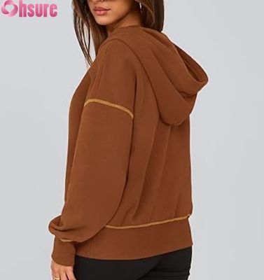 Pullover feminino com meias fechaduras.