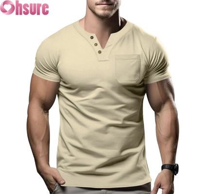 2025 Verão Novo Homem Casual V-Neck T-Shirt Slim Fit Manga Curta Top com Silk Screen Printing