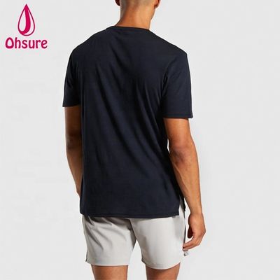 Regular Slim Fit Crew Neck Mens Gym T-shirt Muscle Wear Homem Relaxado Sports T-shirt com fendas laterais simples Casual Impresso