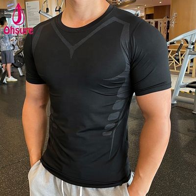 T-shirt de manga curta com absorção de suor, com venda a retalho, personalizado, novo design, de moda masculina, ginásio de desporto, corrida, desporto, tecido casual